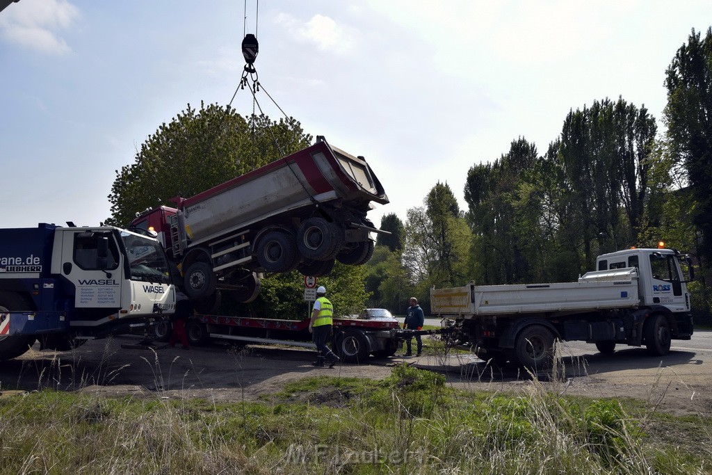 Schwerer VU LKW Zug Bergheim Kenten Koelnerstr P552.JPG - Miklos Laubert